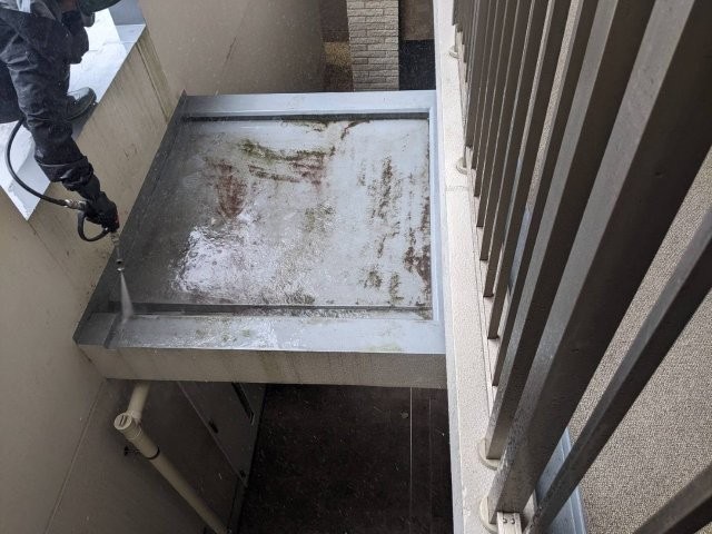 外壁清掃の作業状況